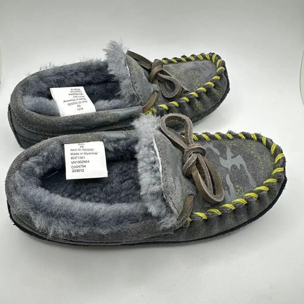 NWOT LL Bean Kids Wicked Good Gray Suede Shearling Moccasins Slippers, Size 10